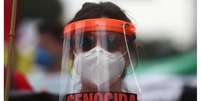 Milares de pessoas protestaram contra o presidente Jair Bolsonaro no s&aacute;bado (19/6) em todos os Estados brasileiros  Foto: REUTERS/Pilar Olivares / BBC News Brasil