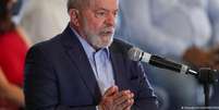 Presidente do PT espera que conversas de Lula com partidos de centro possam desenhar frente antibolsonaro ao menos num segundo turno contra Bolsonaro  Foto: DW / Deutsche Welle