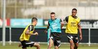 Luan está recuperado e treinou com o grupo nesta segunda-feira (Foto: Rodrigo Coca/Ag. Corinthians)  Foto: Lance!