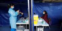 Vacinação contra Covid em Viña del Mar, no Chile
 22/4/2021   REUTERS/Rodrigo Garrido  Foto: Reuters