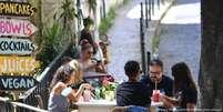 Bares e restaurantes em Lisboa operam sob restrições devido ao avanço da variante delta  Foto: DW / Deutsche Welle