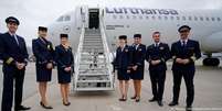 A partir de agora, tripulações da Lufthansa deverão usar linguagem neutra para receber viajantes a bordo  Foto: DW / Deutsche Welle