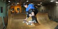 Tony Hawk em pista de skate na Califórnia
08/05/2020
REUTERS/Mike Blake  Foto: Reuters
