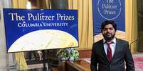 Jornalista da Reuters Danish Siddiqui posa para foto durante cerimônia de entrega do Prêmio Pullitzer, em Nova York
30/05/2018 REUTERS/Mohammad Ponir Hossain  Foto: Reuters