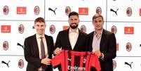 Giroud é o novo reforço do Milan para a nova temporada (Reprodução/AC Milan)  Foto: Lance!