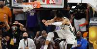 Giannis Antetokounmpo, do Milwaukee Bucks, tem feito a diferença na final da NBA  Foto: Joe Camporeale-USA TODAY Sports / Reuters