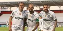 Felipe Melo e Zé Rafael comemoram com Breno Lopes a vitória do Palmeiras pelo Brasileirão (Foto: Cesar Greco)  Foto: Lance!