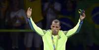 Robson Conceição com o ouro olímpico nos Jogos do Rio; agora o boxeador buscará título mundial como profissional  Foto: JB Autissier/Reuters