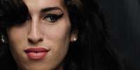 O documentário "Claiming Amy" busca mostrar o outro lado da talentosa mas problemática cantora e compositora britânica  Foto: Reuters / BBC News Brasil