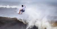 Gabriel Medina vai brigar pelo bronze nos Jogos Olímpicos de Tóquio (Foto: Jonne Roriz / COB  Foto: Lance!