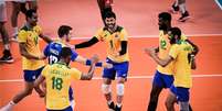 Bruninho (camisa 1) durante vitória sobre a Tunísia na estreia do Brasil na Olimpíada  Foto: Divulgação/FIVB