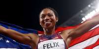 Allyson Felix, dos EUA, comemora bronze nos 400m rasos nos Jogos de Tóquio
06/08/2021
REUTERS/Kai Pfaffenbach  Foto: Reuters