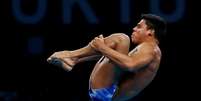 Kawan Pereira durante salto nas semifinais da plataforma de 10m nos Jogos Olímpicos  Foto: Bernadett Szabo/Reuters