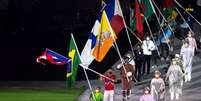 Rebeca Andrade foi a porta-bandeira do Brasil na cerimônia de encerramento (Foto: Miriam Jeske/COB)  Foto: Lance!