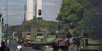 Desfile de tanques e blindados da Marinha pela Esplanada dos Ministérios  Foto: Matheus W Alves / Futura Press