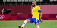 Recentemente, Daniel Alves defendeu a Seleção Brasileira nas Olimpíadas (Foto: PEDRO PARDO / AFP)  Foto: Lance!