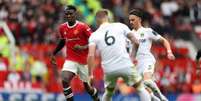 Pogba comandou a vitória do Manchester United sobre o Leeds (ADRIAN DENNIS / AFP)  Foto: Lance!