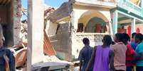 Terremoto de magnitude 7,2 atingiu sul do Haiti, deixando pelo menos 304 mortos e 1,8 mil feridos  Foto: Reuters / BBC News Brasil
