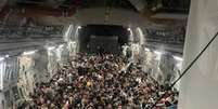 Interior de avião militar dos EUA após evacuação de Cabul  Foto: ANSA / Ansa - Brasil