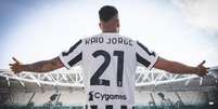 Atacante Kaio Jorge foi apresentado nesta terça-feira e vai usar a camisa 21 no time italiano Divulgação/Juventus  Foto:  Divulgação  / Juventus