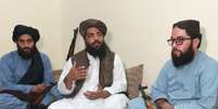 Waheedullah Hashimi, comandante do Taliban, durante entrevista à Reuters em local não revelado perto da fronteira Afeganistão-Paquistão
17/08/2021
REUTERS/Stringer  Foto: Reuters