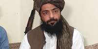 Waheedullah Hashimi, membro sênior do Taliban, durante entrevista à Reuters
17/08/2021
REUTERS/Stringer  Foto: Reuters