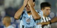 Santos &eacute; eliminado da Copa Sul-Americana   Foto: Cesar Olmedo / Reuters