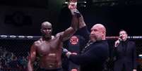 Reviravolta marcou triunfo de Cheick Kongo na luta principal do evento (Foto divulgação Bellator MMA)  Foto: Lance!