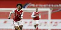 Willian, do Arsenal, pode vir por empréstimo para o Corinthians (Foto: KIRSTY WIGGLESWORTH / POOL / AFP)  Foto: Lance!