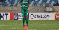 Walber n&atilde;o entra em campo desde 28 de abril, quando atuou na vit&oacute;ria do Cuiab&aacute; sobre o Dom Bosco, por 3 a 1, pelo Estadual. (Foto: Divulga&ccedil;&atilde;o/AssCom Dourado)  Foto: Gazeta Esportiva