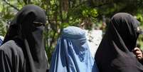 O Talebã recomendou que as mulheres ficassem em casa  Foto: Reuters / BBC News Brasil