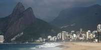 Homem se exercita na praia de Ipanema durante pandemia de Covid-19 no Rio de Janeiro
20/03/2021 REUTERS/Ricardo Moraes  Foto: Reuters