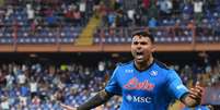 Andrea Petagna comemora ap&oacute;s marcar gol que garantiu vit&oacute;ria do Napoli em G&ecirc;nova  Foto: Reprodu&ccedil;&atilde;o/@sscnapoli.it