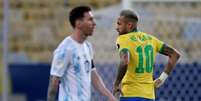Lionel Messi e Neymar durante final da Copa América entre Brasil e Argentina no Maracanã
10/07/2021 REUTERS/Ricardo Moraes  Foto: Reuters