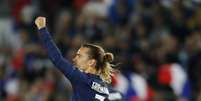 Griezmann comemora após marcar o gol que garantiu o empate para a França  Foto: Gonzalo Fuentes/Reuters