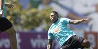 Malcom, que teve de voltar ao Zenit, durante o treino da Seleção Brasileira nesta quarta-feira  Foto: Lucas Figueiredo/CBF