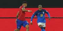 Neymar teve atuação discreta contra o Chile (Foto: CLAUDIO REYES / POOL / AFP)  Foto: Lance!