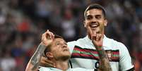 Otavio comemora gol na vitória de Portugal em amistoso neste sábado Marton Monus Reuters  Foto: Marton Monus  / Reuters