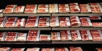 Mais calor e menos água devem prejudicar a qualidade do pasto, afetando a produção de carne, dizem cientistas. Preços altos vão tornar o consumo do produto ainda mais desigual  Foto: Getty Images / BBC News Brasil