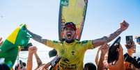 Gabriel Medina comemora o tricampeonato do Circuito Mundial (Foto: Divulgação/WSL)  Foto: Lance!