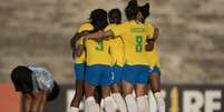 Brasileiras comemoram gol na vitória sobre a Argentina em Campina Grande (Talita Gouvêa/CBF)  Foto: Lance!