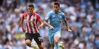 Manchester City chegou aos dez pontos no Campeonato Inglês (Foto: OLI SCARFF / AFP)  Foto: Lance!