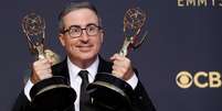 Apresentador John Oliver levou dois troféus por seu programa "Last Week Tonight"  Foto: Reuters / BBC News Brasil