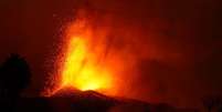 A erupção do vulcão Cumbre Vieja já destruiu centenas de casas  Foto: Getty Images / BBC News Brasil