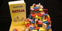 Bolo com decoração inspirada no livro "Matilda", de Roald Dahl, em Londres
03/10/2015 REUTERS/Neil Hall  Foto: Reuters