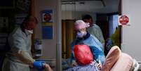 Paciente com Covid é tratada em Sarasota, Flórida
 21/9/2021   REUTERS/Shannon Stapleton     Foto: Reuters