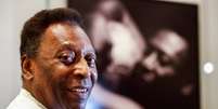 Pelé vem se recuperando da retirada de um tumor no cólon  Foto: EPA / Ansa