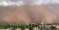 Tempestades de poeira voltaram a encobrir cidades do País nesta sexta-feira  Foto: Reprodução/MetSul Meteorologia / Estadão