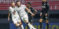 Renato Augusto contribuiu com dois belos gols no período (Foto: Rodrigo Coca/Agência Corinthians)  Foto: Lance!