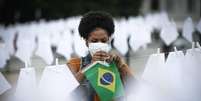 Protesto no Rio de Janeiro no dia em que o Brasil atingiu a marca de 600 mil mortes  Foto: EPA / Ansa - Brasil